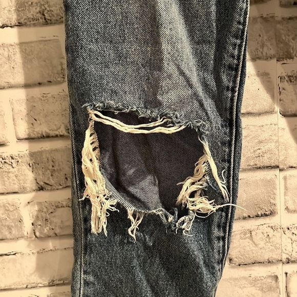 Pacsun High Rise Straight jeans with ripped knees​​​​​​​​ - Picture 4 of 8